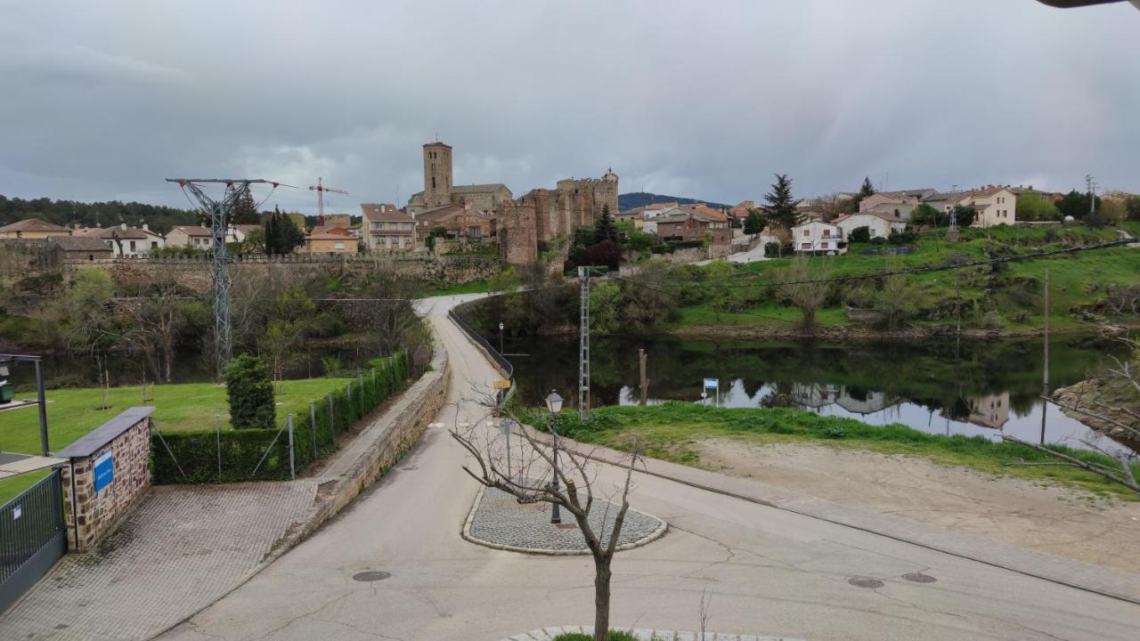 Puente Viejo De Buitrago Casa Enebro Apartment Buitrago del Lozoya Bagian luar foto
